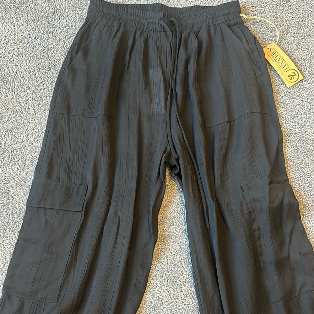 Black cargo pant